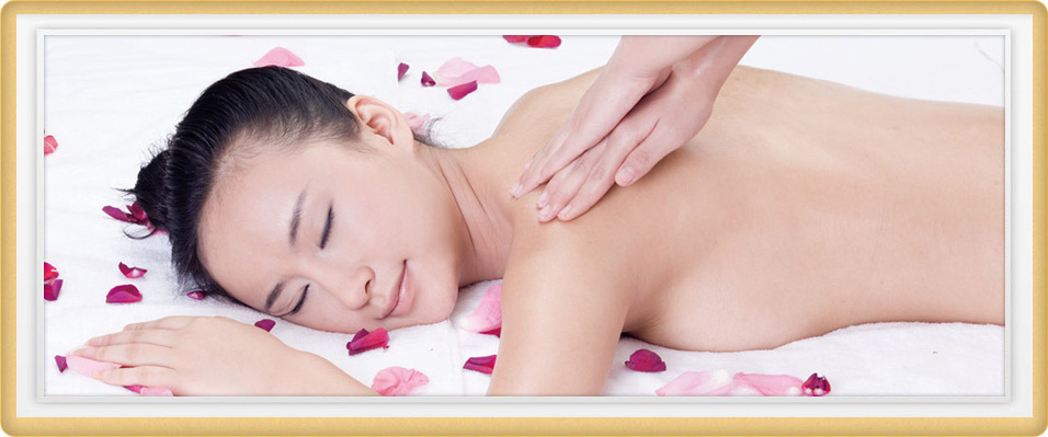 Body massage with rose petals at Cupid Spa